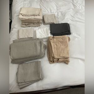 Luxurious Bedding Assortment - Queen Bed